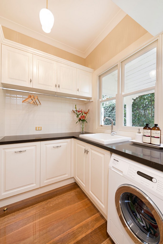 DESIGNER KITCHENS Orana Custom Built Furniture & Designer Kitchens