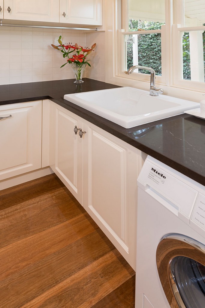 DESIGNER KITCHENS Orana Custom Built Furniture & Designer Kitchens